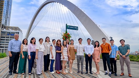 (L-R:) Chris Maglanoc, Group Head of Ayala Land Estates, Inc. (ALEI); Mia Quimpo, Planning, Innovation & Urban Design (PID) Head, ALEI; Mel Ignacio, Senior Development Head for Parklinks; Meean Dy, President & CEO of Ayala Land, Inc. (ALI); Mariana Zobel de Ayala, ALI SVP, Leasing & Hospitality Group Head and AEPDC Vice Chairman; with the Tan family represented by Lucio Tan III, president of Lucio Tan Group Inc. and AEPDC board member (5th from the right).