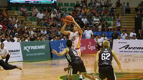 Jeff Viernes shines in defending champion Pampanga’s 91-74 demolition of Biñan in the MPBL Sixth Season on Tuesday night in Laguna.