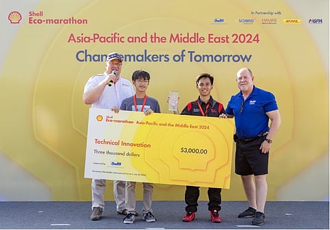 MAPUA University Eco-marathoners accept their $3,000 prize for the Technical Innovation Award.