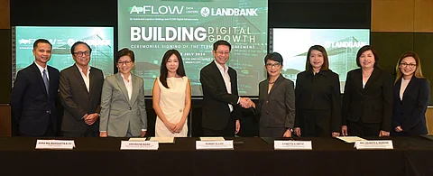 In the signing of the P2.4-billion loan facility are (from left) Ayala Land Inc. vice president and treasurer Jose Eduardo Quimpo II, ALI senior vice president, chief finance officer and chief compliance officer Augusto Bengzon, ALI president and chief executive officer and AyalaLand Logistics Holdings Corp. chairperson Anna Ma. Margarita Dy, FLOW Digital Infrastructure CEO and A-FLOW Properties I Corp. president Amandine Wang, ALI senior vice president, ALLHC president and CEO and A-FLOW chairperson Robert Lao, Land Bank of the Philippines president and CEO Ma. Lynette V. Ortiz, LandBank executive vice president and National Development Lending sector head Ma. Celeste Burgos, LandBank vice president Lucila Tesorero and LandBank vice president and corporate banking department 1 head Ann Marijell Ong.