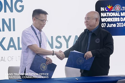 LTO chief Assistant Secretary Vigor Mendoza II & DMW Secretary Hans Leo Cacdac.