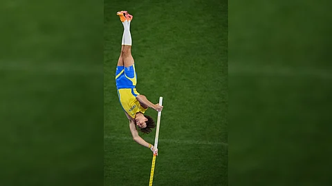 ARMAND Duplantis soars to record-breaking 6.25 meters to win the gold medal in the men’s pole vault event of the Paris Olympics.