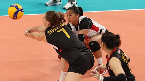 Elena Samoilenko of PLDT refuses to give up a point against Farm Fresh in their PVL Reinforced Conference match at the Philsports Arena. The High Speed Hitters won, 25-20, 25-23, 25-23.
