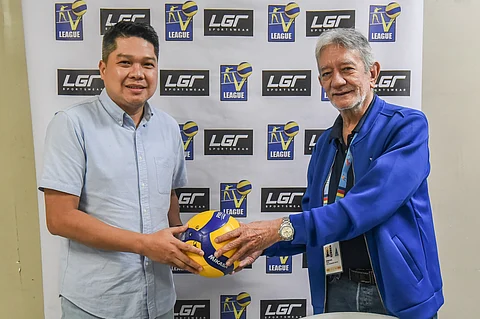 PVL president Ricky Palou (right) seals his partnership with LGR Sportswear co-founder Rhayan Cruz that will make the sports apparel giant the league’s official outfitter.