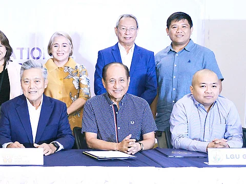 Done deal Signing or witnessing the signing of the memorandum of agreement to build more socialized housing in Isabela were (seated, from left) National Home Mortgage Finance Corporation president Renato L. Tobias, former Isabela Governor Faustino Dy Jr., DHSUD Assistant Secretary Daryl Bryan Villanueva, and (standing, from left) NHMFC EVP OLivia Alicia Ramos, NHMFC consultant Joel Macalincag, and Uanjelle Land Inc. president Engr. Alduane Alegria.