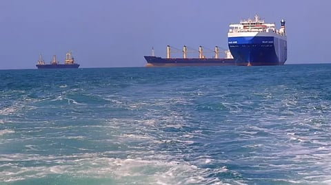 Projectiles hit vessel off Yemen