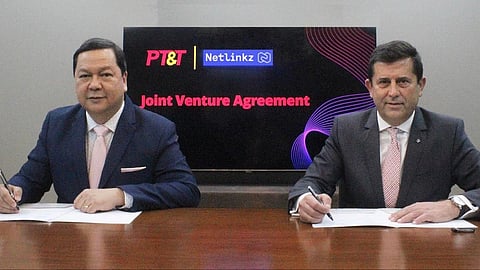 (From L-R): PT&T President and CEO James Velasquez and Netlinkz Managing Director and CEO James Tsiolis.
