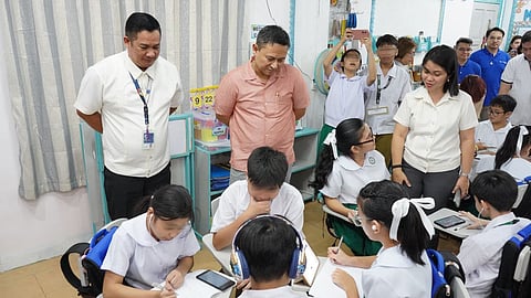 Angara visits digital classroom
