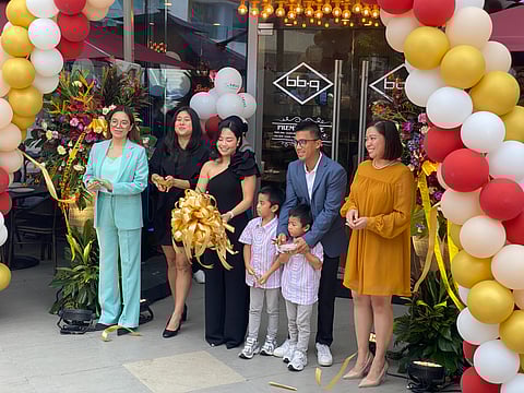 bb.q Chicken Festival Mall is officially open.