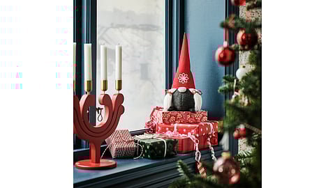 VINTERFINT holiday decors.