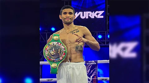 MARLON Tapales proudly shows off the WBC Asian strap he will defend against Indian Sauraph Kumar on Saturday in Phnom Penh, Cambodia.