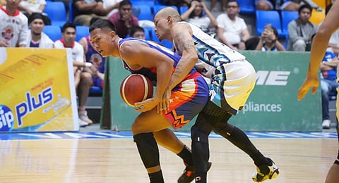 Pampanga rips Abra; Batangas, Valenzuela win