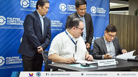 Front row (from left): Philippine Competition Commission chairperson Michael G. Aguinaldo and SM Prime Holdings, Inc. (SMPHI) Assistant Vice President for Operations Christian Mathay signed the Memorandum of Cooperation between the PCC and SMPHI at the PCC office in Quezon City on 17 September 2024. Witnessing the signing are PCC Commissioner Michael B. Peloton (standing left) and SMPHI Competition Protocol Officer Kevin Charles Balderama.