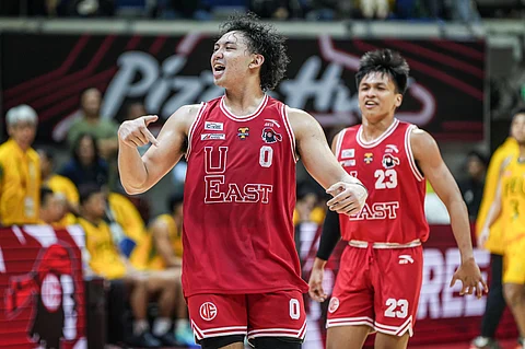 Ethan Galang delivers, lifting the UE Red Warriors to a 56-51 win over the FEU Tamaraws in Season 87 UAAP men’s basketball tournament yesterday at the Smart Araneta Coliseum.