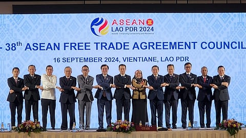 Eliminating trade barriers sought in Laos meet