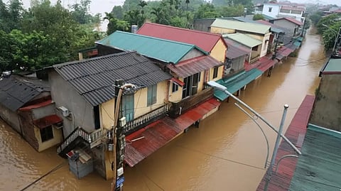 Three died, thousands evacuated in Vietnam