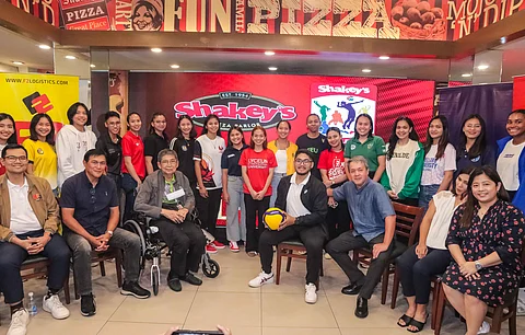 REPRESENTATIVES of 18 competing teams (back row) express their readiness to vie for the Shakey’s Super League Collegiate Pre-Season Championship title starting Friday at the Rizal Memorial Coliseum. Also shown are Shakey’s Pizza Asia Venture Inc. marketing chief Oliver Sicam, chief executive officer Vic Gregorio, Athletic Events and Sports Management Inc. chairman Philip Ella Juico, ACES president Dr. Ian Laurel, Puso Pilipinas chief Patricia Hizon and SPAVI marketing manager Regina Asa.