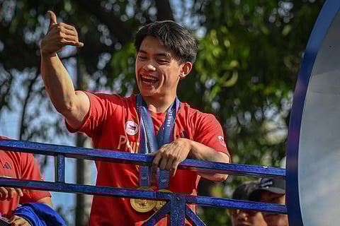 Double Olympic gold medalist Carlos Yulo wants other Filipino athletes to get strong support from the public and private sectors.