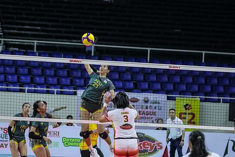 Freshman Clarisse Loresco turns heads after an impressive debut in FEU’s straight sets win over San Sabastian in the 2024 Shakey’s Super League Collegiate Pre-season Championship.