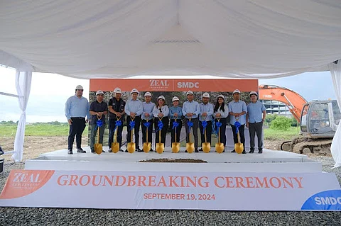 ZEAL Residences Groundbreaking Ceremony. In photo, from left: Allan Carlo S. Jazmin (SMDC assistant project director); Gen. Trias’ Gemini Mancilla (city engineer) and Jemie Cubillo (city planning and development officer); SMDC’s Ralph Anthony Villamor and Dolores Rosario Da Costa (sales heads); Pamela Ann De Guzman (AVP, project director); Angelo Nomat (sales head); Buenaventura Paa, Jr. (SAVP, planning and design); Pretty Lou Evangelista (project engineering manager); Charles Timbancaya (planning and design manager) and Dorotheo Delima (senior project development manager).