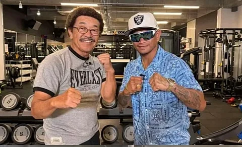 John Riel Casimero leaves Japanese great Yoko Gushiken mesmerized after a short session with the mitts.