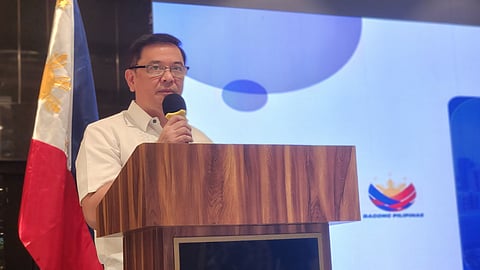 Board of Investments-One-Stop Action Center for Strategic Investments director Ernesto de Los Reyes spells out the benefits of the Green Lane scheme in prodding investments.