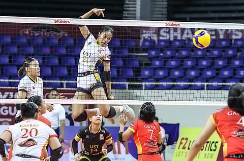 Kyla Cordora fuels UST’s second straight win after sweeping Mapua in the SSL Collegiate Pre-season Championship.