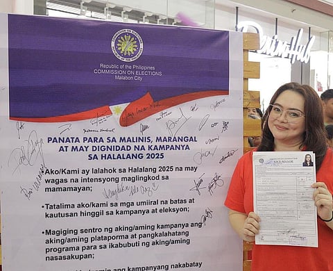 Actress Angelika dela Cruz filed her certificate of candidacy today for vice mayor Malabon.
