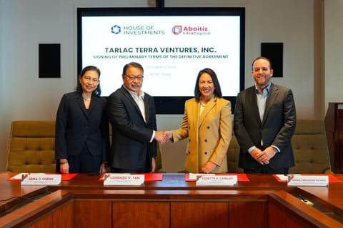 LOOK: Yuchengco Group’s non-bank holding company House of Investments, Inc. (HI) and Aboitiz InfraCapital, Inc., the infrastructure arm of the Aboitiz Group, will be incorporating HI’s 184-hectare property as part of AIC’s expanded TARI Estate in Tarlac, adding mixed-use components that will complement TARI Estate’s industrial and business offerings. Leading the signing were Lorenzo V. Tan, HI President & CEO and Cosette V. Canilao, AIC President & CEO. They were joined by Gema O. Cheng, House of Investments EVP-COO, CFO, & Treasurer and Rafael Fernandez de Mesa, LIMA Land, Inc. President & Aboitiz InfraCapital Economic Estates Head. | Photo courtesy of Aboitiz