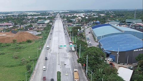 The Guiguinto Flyover at the intersection of the Plaridel Arterial Bypass Road ans Guiguinto-Balagtas service road is seen like a centerpiece of the farmlands and houses in Bulacan. The new flyover, as well as the Bypass Road, are now open to motorists who ply the Balagtas Exit of the North Luzon Expressway to the San Rafael, Bulacan.