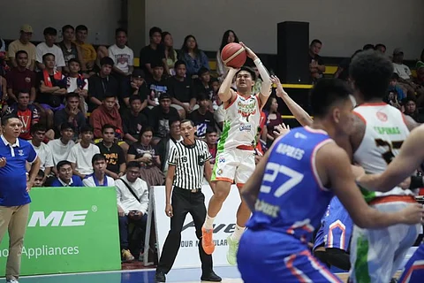 Jeramer Cabanag delivers for Caloocan Batang Kankaloo, who edged Manila, 66-65, on Saturday and forges a semifinal round encounter with San Juan in the MPBL Sixth Season.
