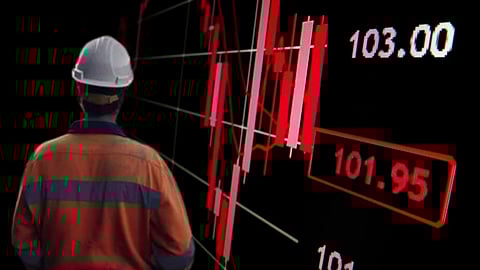 Local bourse down amid weaker peso