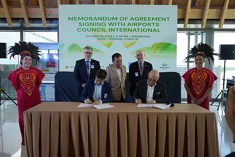 Stefano Baronci, Secretary General of Airports Council International and Athanasios Titonis, Chief Executive Officer of Aboitiz InfraCapital GMCAC signs an MoU to run a pilot to assist Mactan Cebu International Airport establish a Net Zero Roadmap. They are joined by Juan Carlos Salazar, Secretary General of International Civil Aviation Organization, Julius Neri, Mactan-Cebu International Airport Authority, Salvatore Ciacchitano, President of International Civil Aviation Organization.