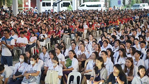 Pampanga gov’t extends helping hand to 1,735 students