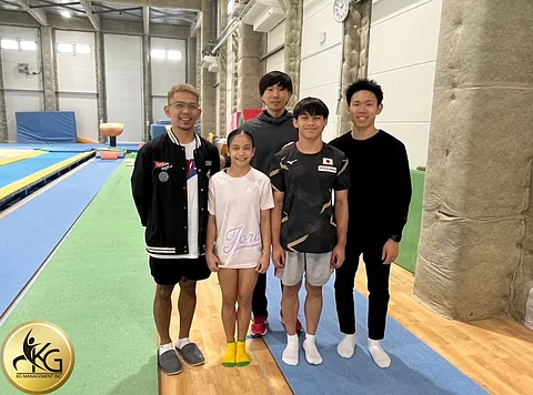 Karl Eldrew (second from right) and Elaiza (second from left) get premium pointers from Munehiro Kugimiya (middle) during a ten-day camp in Japan.