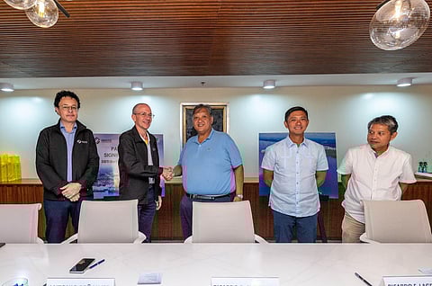 From L to R: Aboitiz Construction, Inc. (ACI) Chief Operating Officer Ramez Sidhom, ACI Executive Director Antonio Peñalver, DICT Bulk Terminal Inc. (DBTI) Chairman and ANFLO Group Vice Chairman Ricardo Floirendo, DBTI President Ricardo Lagdameo, and DICT/DBTI First Vice President Giovanni Pimentel