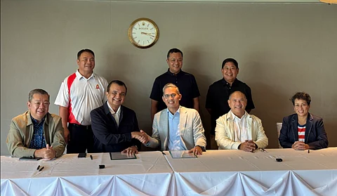 The Philippine Open revival is forged by National Golf Association of the Philippines chair Al Panlilio and Manila Southwoods chair Robert John Sobrepeña. Included in the picture are NGAP president Martin Lorenzo, NGAP vice president Leana Farrales Carmona, Manila Southwoods officer-In-charge Jayson Yu, NGAP executive director Abe Rosal, Manila Southwoods assistant general manager Jerome Delariarte and Manila Southwoods assistant golf director Andre Santos.