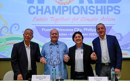 World dragon boat tilt gets underway