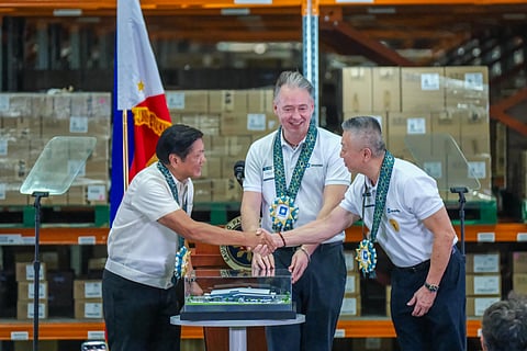 Logistics boost President Ferdinand R. Marcos Jr. leads the grand opening of the Maersk Optimus Distribution Center in Calamba City, Laguna, on Wednesday, 30 October. The President toured the facility with Dominic Gates, Global Head of Maersk Contract Logistics; Santi Gutierrez, Global Head of Operations Excellence; Acting DTI Secretary Ma. Cristina Aldeguer-Roque and Governor Ramil Hernandez.