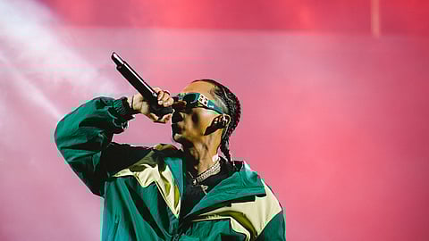 Flow G performs an electric number during MassKara in Bacolod.