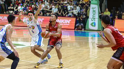 STEPHEN Holt provides the firepower that lifted Barangay Ginebra to a 106-92 win over TNT Tropang Giga in Game 4 of the PBA Governors’ Cup best-of-seven finals series last Sunday.