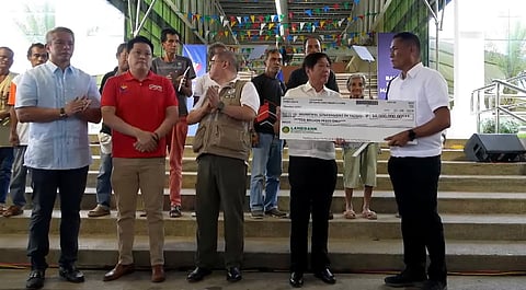 President Ferdinand "Bongbong" Marcos Jr. lead the distribution of Presidential Assistance to Farmers, Fisherfolks, and Families to six municipalities in the province of Batangas affected by the onslaught of Severe Tropical Storm Kristine.
The municipalities of Talisay, Laurel, Agoncillo, Cuenca, Lemery, and Balete received P10 million each.