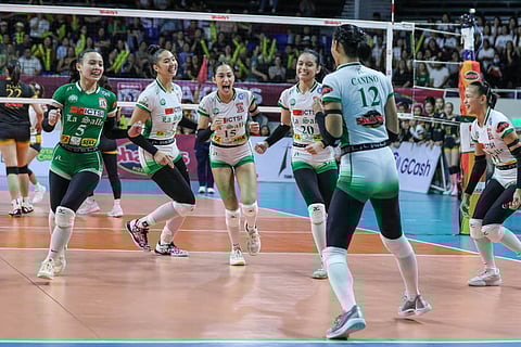 The La Salle Lady Spikers celebrate after beating the UST Tigresses to advance to the finals of the Shakey’s Super League Collegiate Pre-season Championship last Wednesday.
