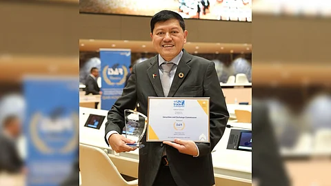 A beaming Securities and Exchange Commission Chairperson Emilio B. Aquino said, ‘It is an honor for the SEC Philippines to receive the prestigious ISAR Honours for the third time, as we have been steadily ramping up our efforts to highlight the importance of sustainability reporting in the corporate sector.’