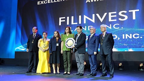 Vice President Sara Duterte (center) pose with (from left) George T. Barcelon (PCCI chairman), Consul Enunina V. Mangio (PCCI president), Geraldine Caringal (FLI vice president, controllership head), Chester del Rosario (FLI sustainability manager), Raymund Jude G. Aguilar (PCCI vice president for international affairs), and Edgardo G. Lacson (PCCI director for education, environment and climate change) after awarding the 2024 Excellence in Ecology and Economy Award to the property developer.