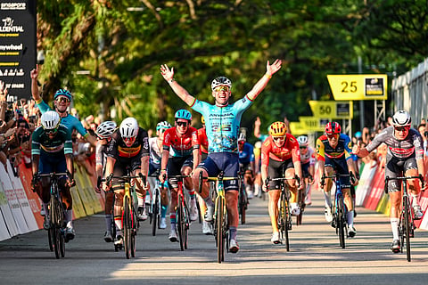 MARK Cavendish pulls off a dramatic win in the Tour de France Singapore Criterium to cap off his stellar cycling career.