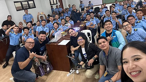 The Globe team with students of the Pamantasan ng Lungsod ng Marikina at the recent DTP session held at the university.