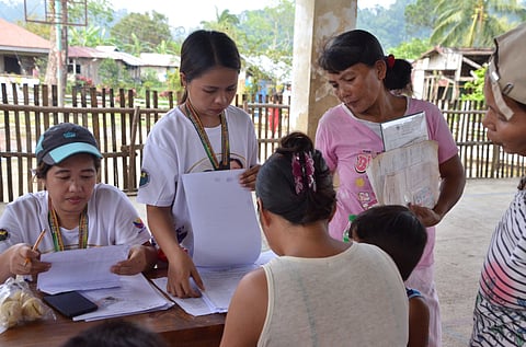 Leyte residents get land titles from DAR