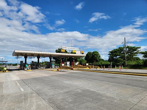 The South Luzon Expressway toll gate at the Eton entry is now equipped with both an ALPR camera and an RFID scanner, enabling faster and smoother barrier-less toll processing.