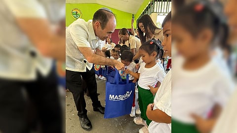 Nueva Ecija kids get Israel season tidings